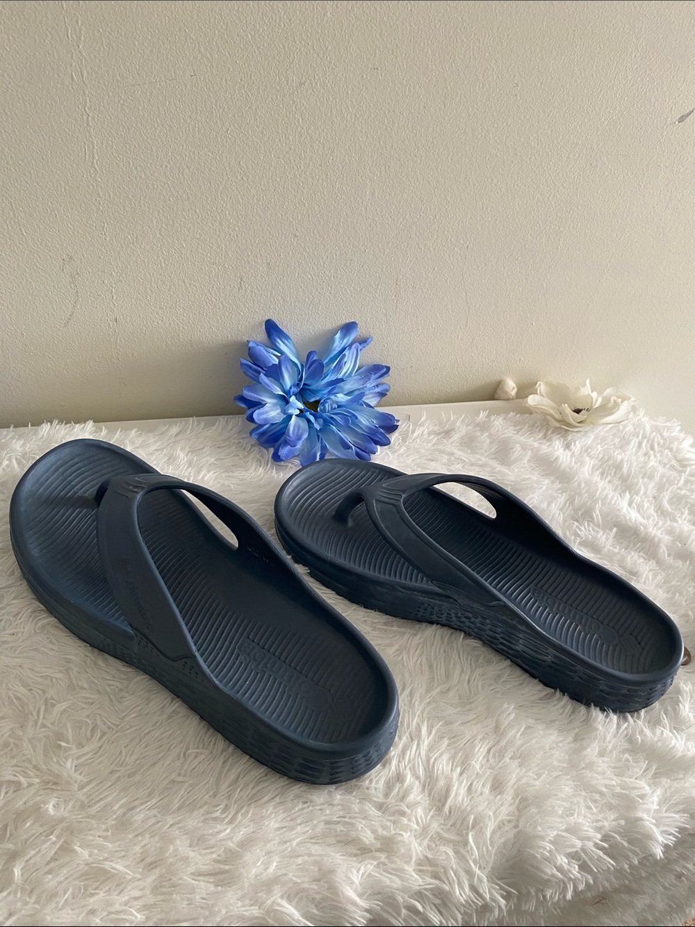 Columbia Men's Dark Blue Foam Flip-Flop Sandals sz 10
